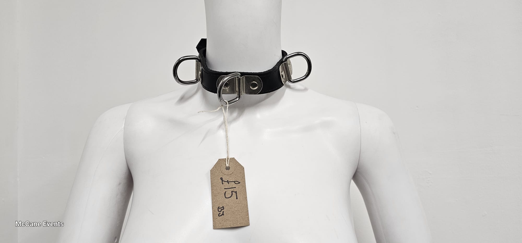 Leather 3D clip collar