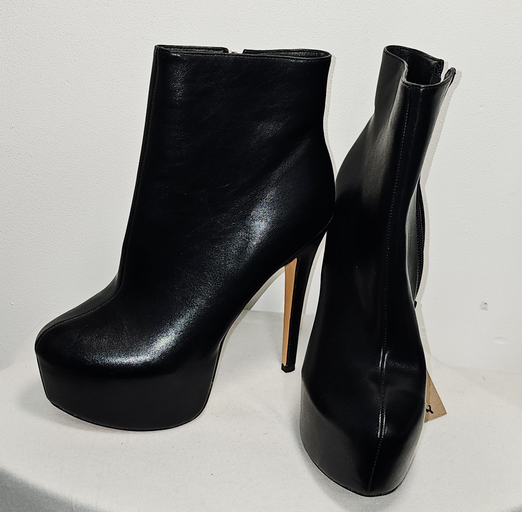 Black boots size 9