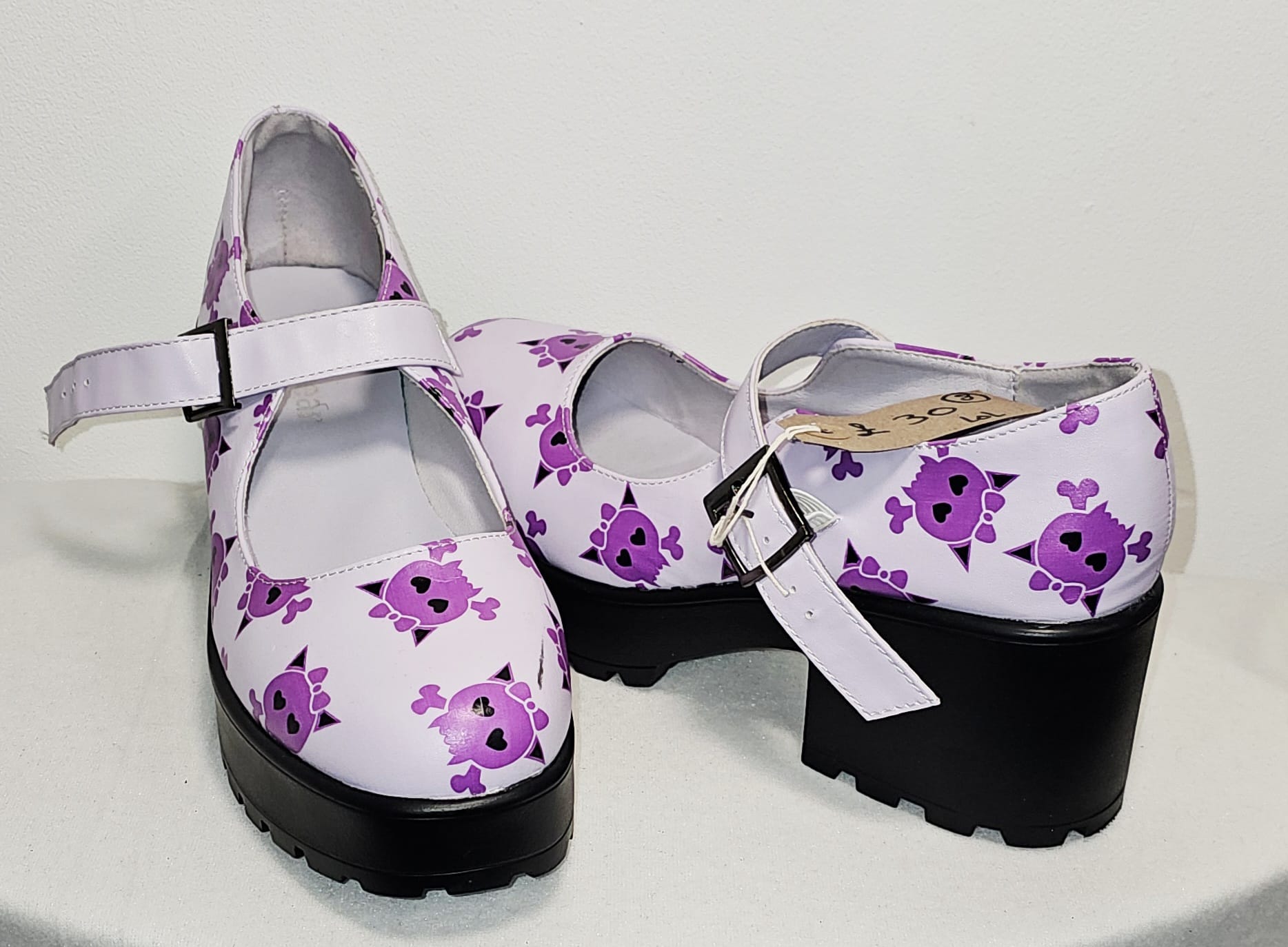 Koi shoes size 8